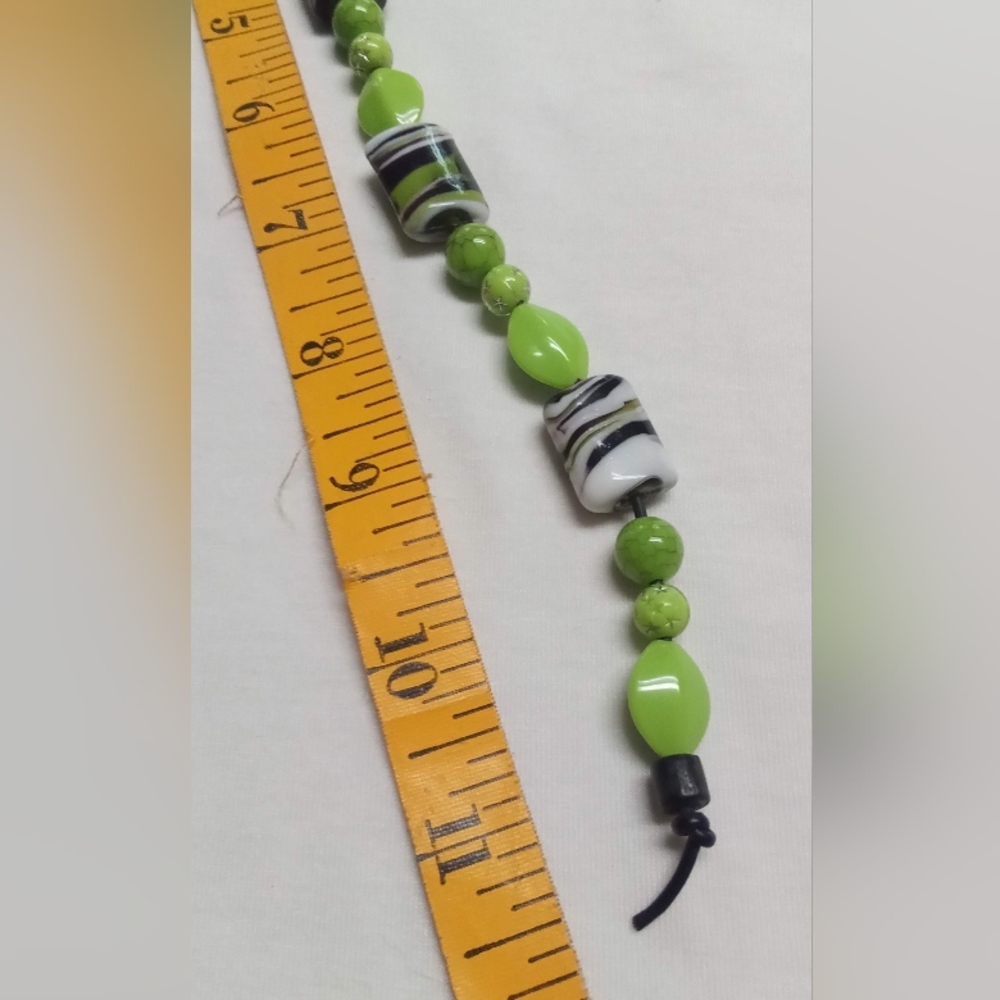 Green Beaded Keychain - Picture 2 of 2
